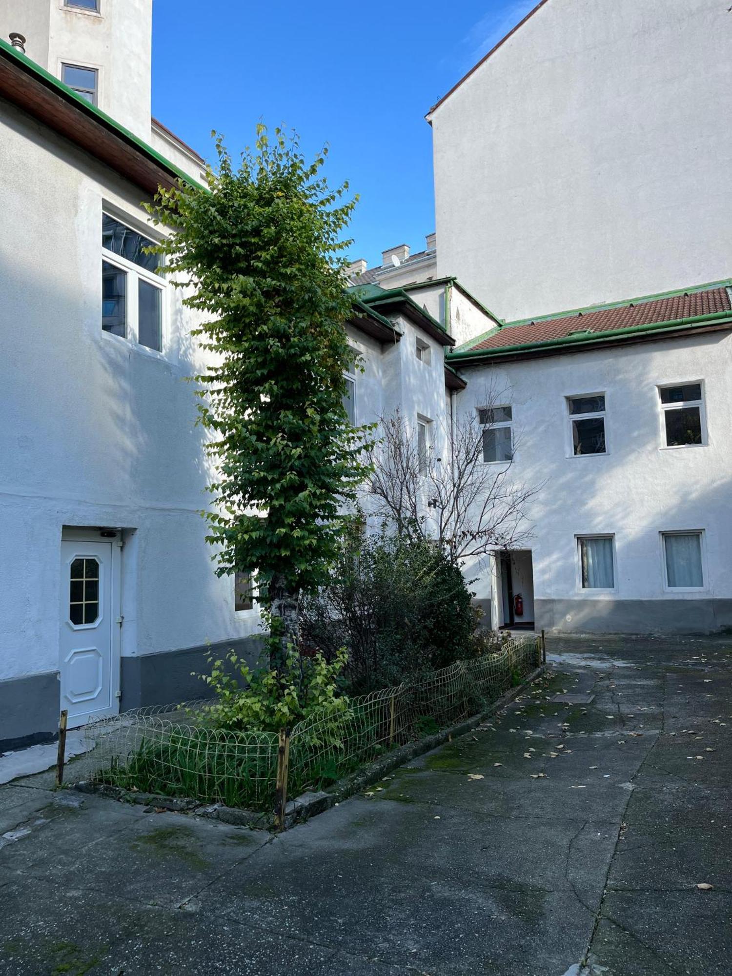 Traveler Lodging Vienna Exterior photo